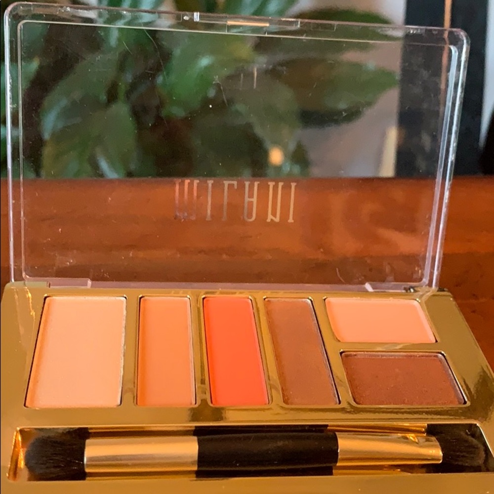 Milani Eye Shadow Palette